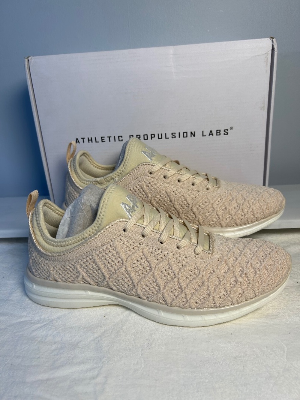 APL Techloom Phantom sneaker Beach/Ivory NIB Mens size 9 Womens 10.5 Running